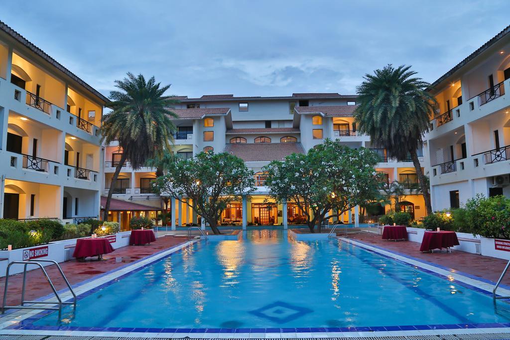 Velan Hotel Greenfields Tiruppur Exterior photo