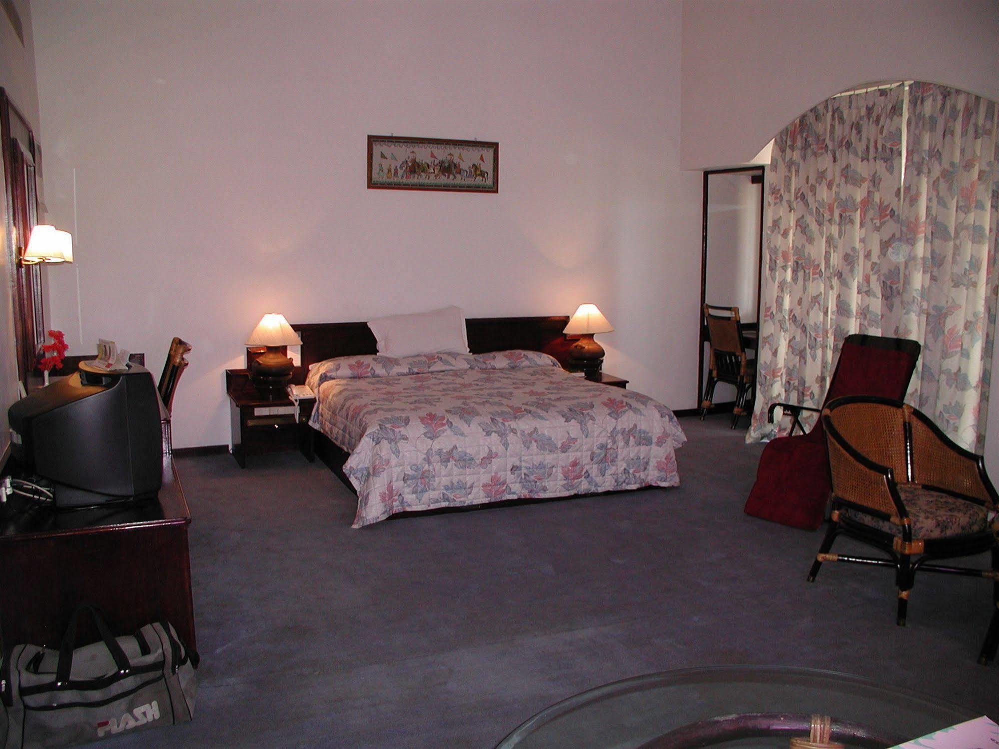 Velan Hotel Greenfields Tiruppur Exterior photo